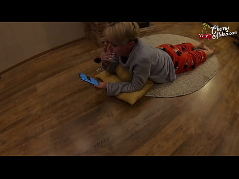 ❤️ Loira Louca a Chupar Pila Enorme a Chupar e a Saltar sobre ela - Sexo Anal ❤ Porno duro em nós pt.xlxxporno.ru ❌